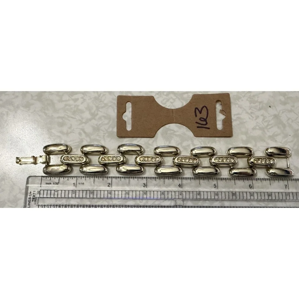 Lor of 10 Vintage Fashion Avon‎ Bracelets various colors & lengths